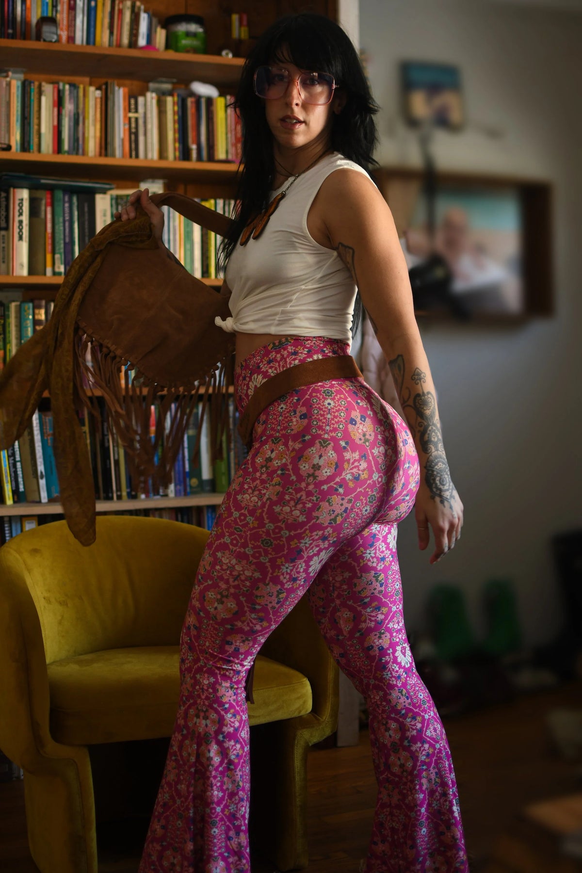 Women’s high waisted pink floral bell bottom pants
